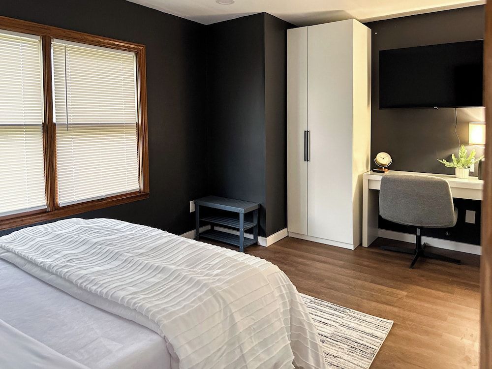 DTW Suites Suite, 2 Bedrooms, Kitchen 7