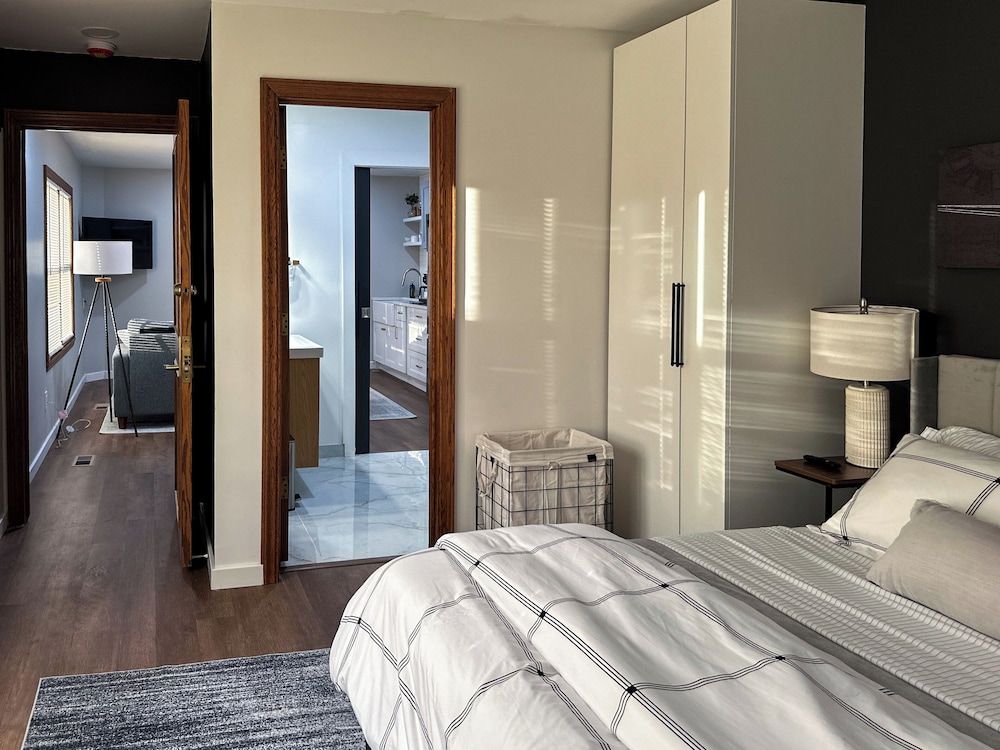 DTW Suites Suite, 2 Bedrooms, Kitchen 6