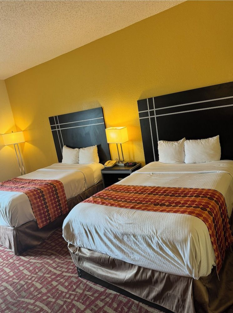 CASINO INN & SUITES TUNICA RESORTS Standard Room, Pool View 4