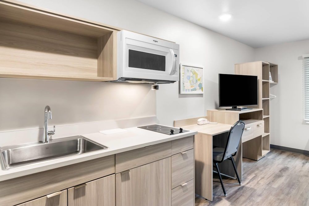 Woodspring Suites Elkhart Suite, 1 Queen Bed, Non Smoking 2