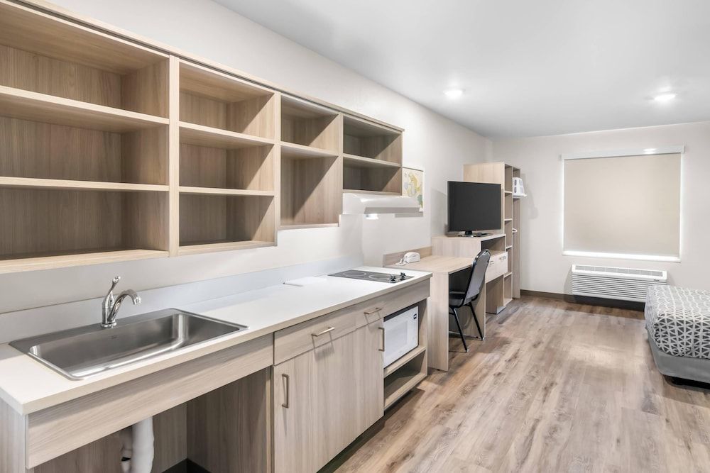 Woodspring Suites Elkhart Suite, 2 Queen Beds, Accessible, Non Smoking 4