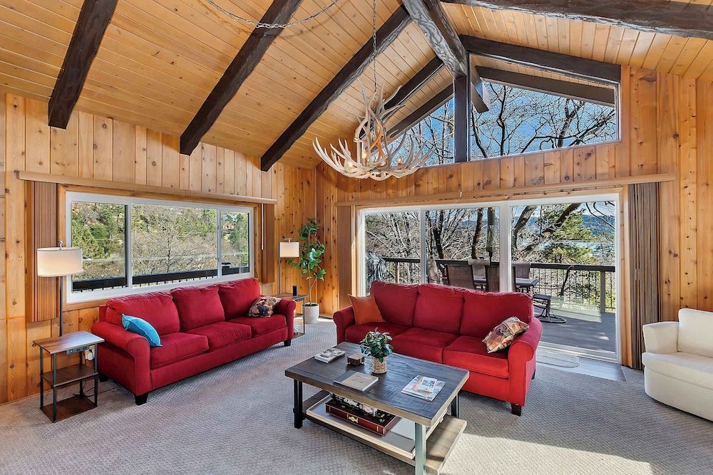 House, Multiple Beds, Patio (Acorn Acres)