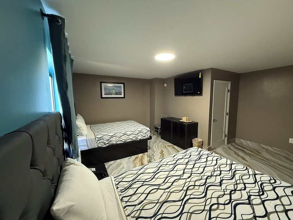Beauty Rest Hotel Deluxe Double Room, 2 Double Beds, Non Smoking 3