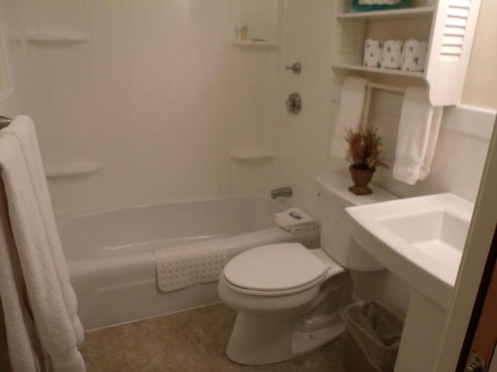 Courtyard Resort Deluxe Studio 3