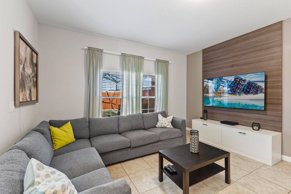 House (4 Bedrooms)