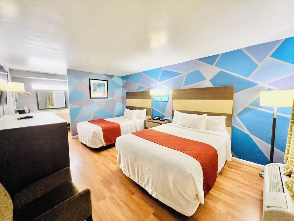 Hometown INN Standard Room, 2 Double Beds, Non Smoking 7