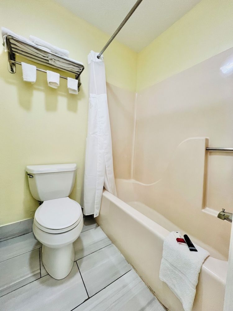 Hometown INN Standard Room, 2 Double Beds, Non Smoking 12