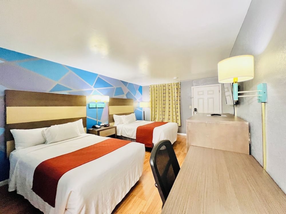 Hometown INN Standard Room, 2 Double Beds, Non Smoking 9