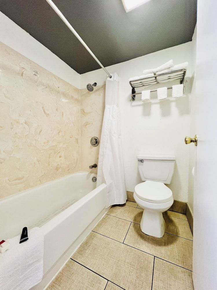 Hometown INN Standard Room, 1 King Bed, Non Smoking 13