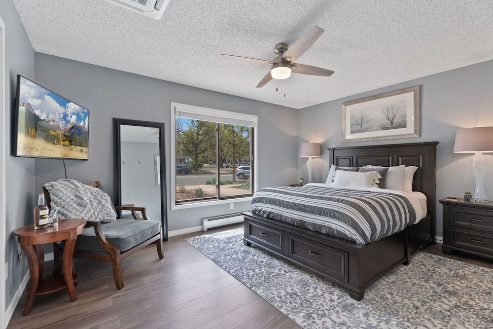 House, Multiple Beds, Hot Tub, Garden View (322 N. Meldrum - Group 320/322)