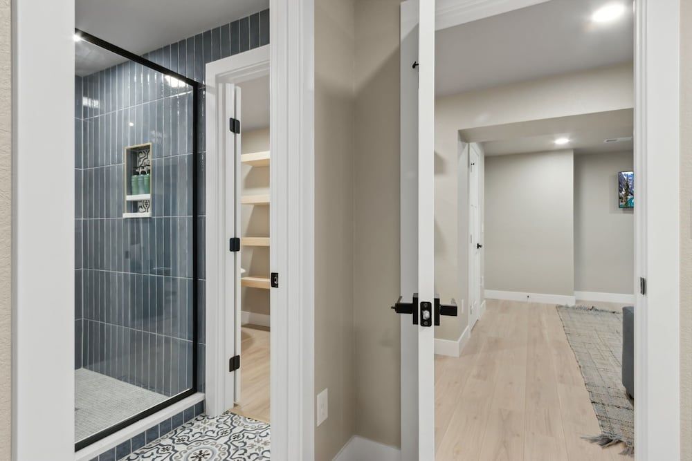 Decked Out Sunset Views, Fire Pit & Fenced Yard House, Multiple Beds, Patio, Mountain View (381 Osiander Street) 29