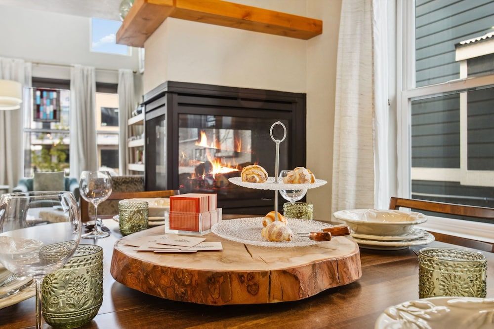 Decked Out Sunset Views, Fire Pit & Fenced Yard House, Multiple Beds, Patio, Mountain View (381 Osiander Street) 27