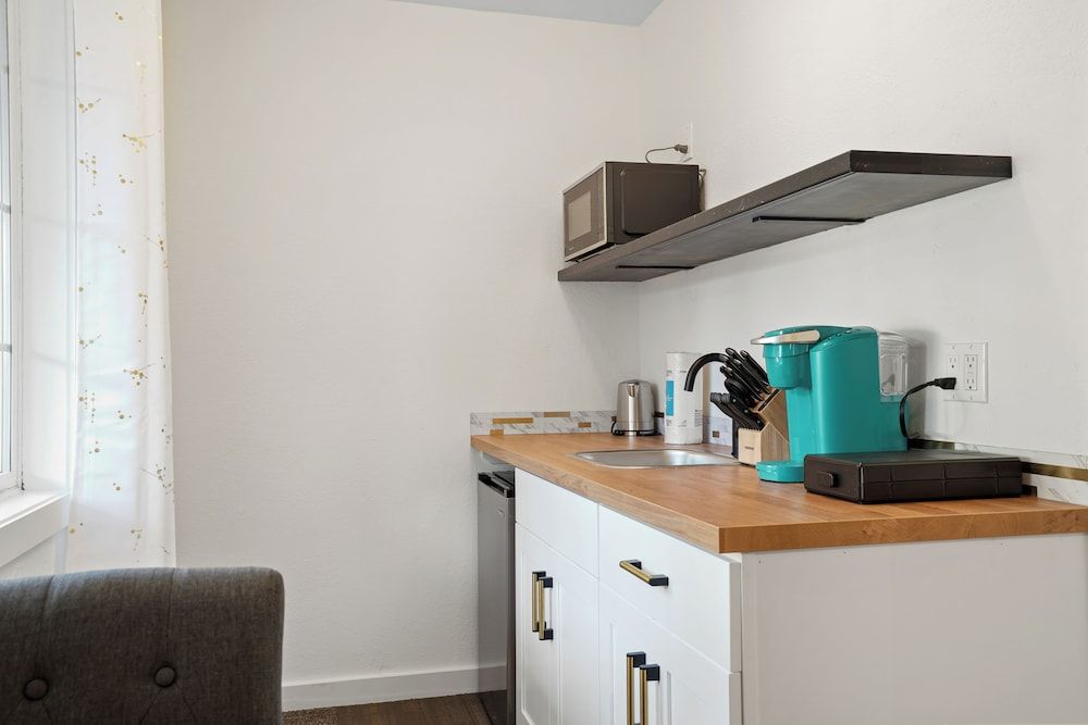 Beachy 1BR Escape with SofaBed Golf Superior Apartment, 1 Queen Bed with Sofa bed 4