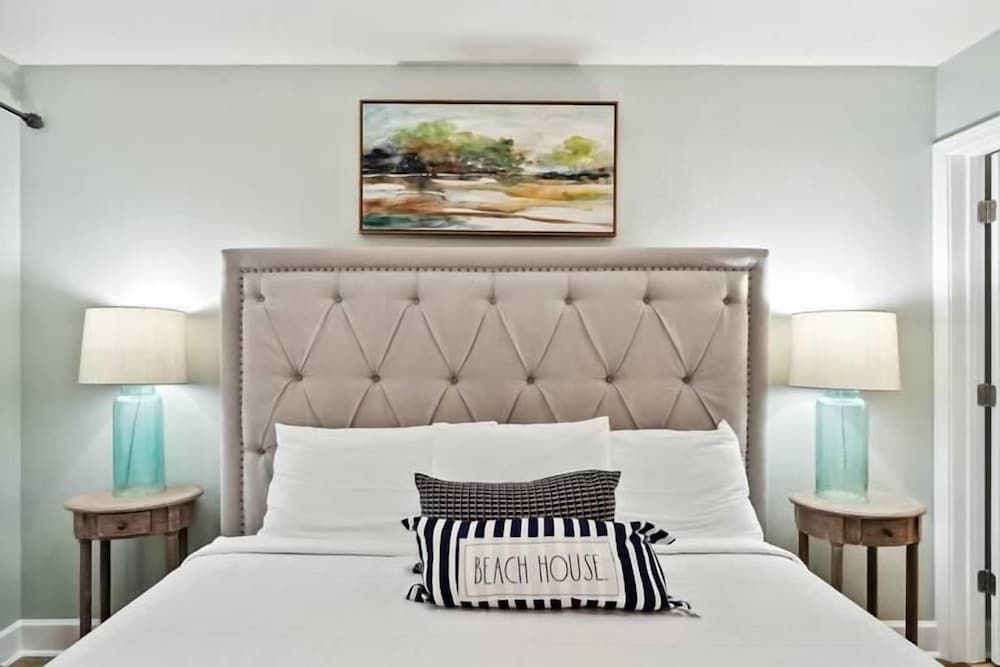 Condo, 1 King Bed with Sofa bed (Tidewater 1406)