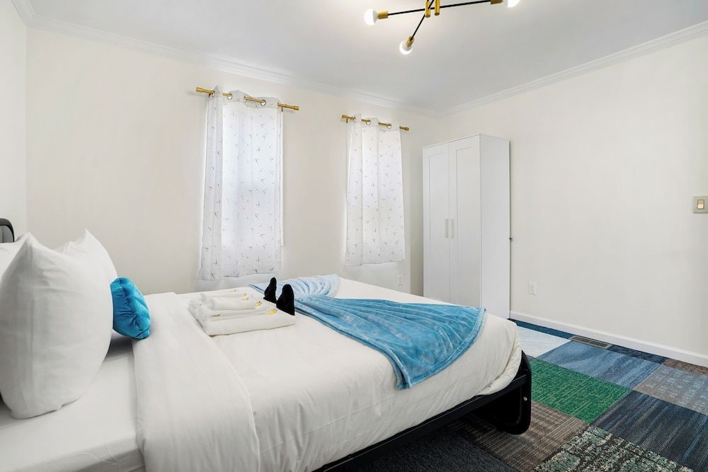 4Beds Private Unit Near BeachWalk Golf Family Apartment, 3 Bedrooms, Kitchen 6