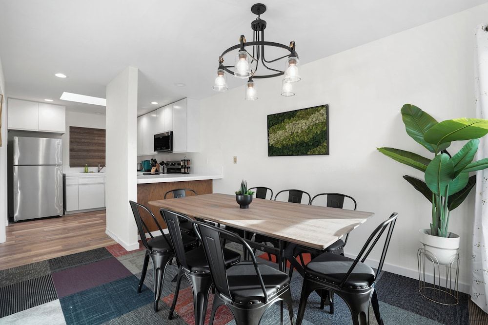 4Beds Private Unit Near BeachWalk Golf Family Apartment, 3 Bedrooms, Kitchen 14