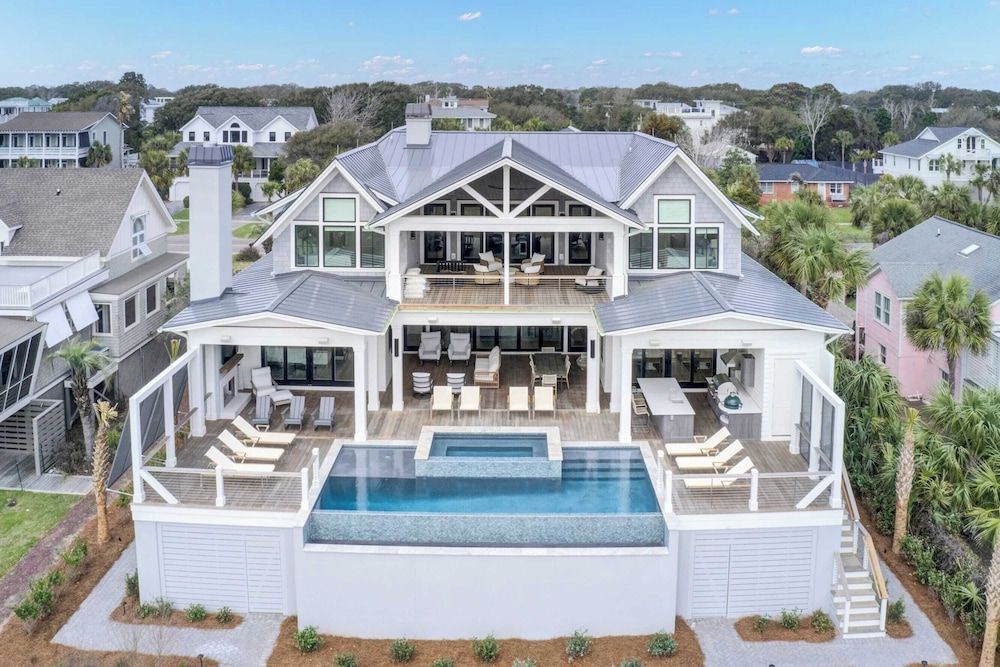 House (6 Bedrooms)