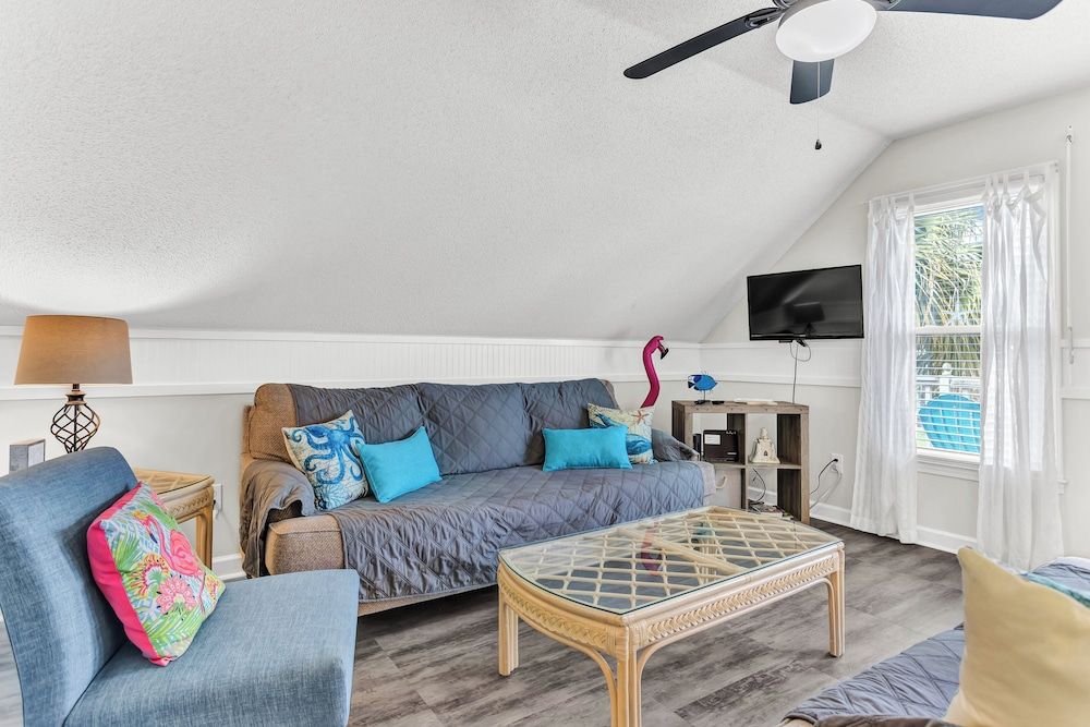 Studio (3 Bedrooms)