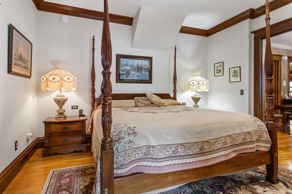 The Inn of Saugatuck Luxury Suite 3