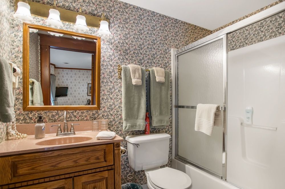 The Inn of Saugatuck Superior Room, City View 3