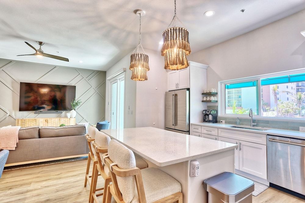 House, Multiple Beds (Azul Townhomes C1 - Sol Retreat)