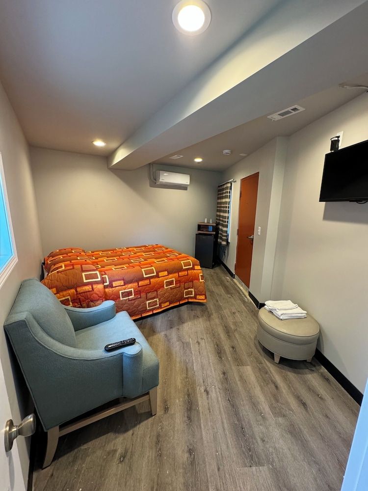 Fraser Motel Economy Single Room 3