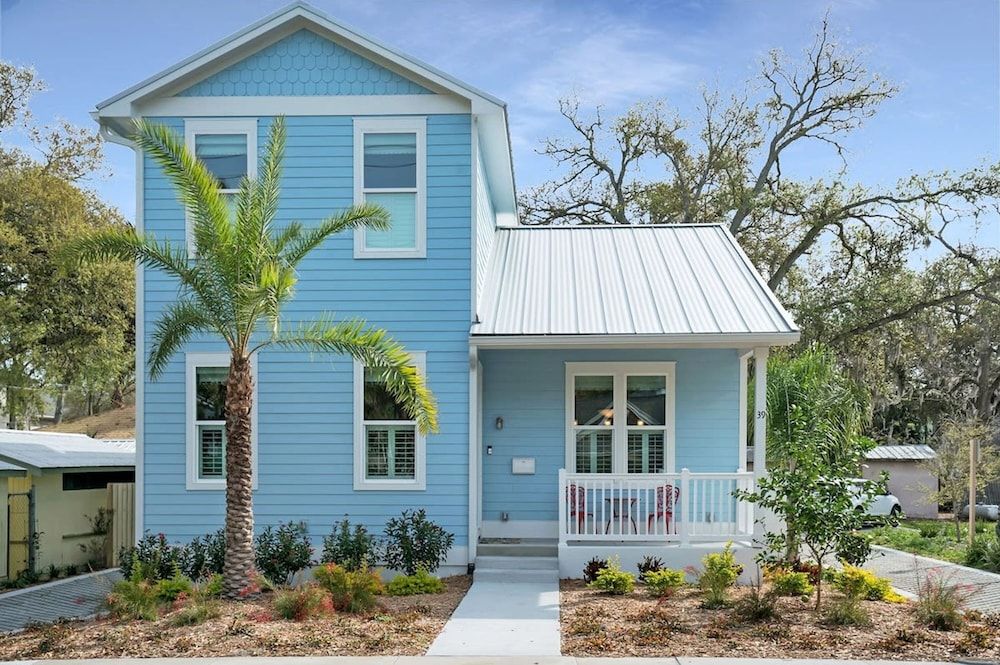Downtown St Augustine Steps to Ice Plant Upscale