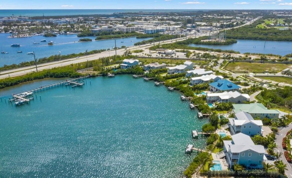 Waterfront Luxury Home - Tidelands House House 9