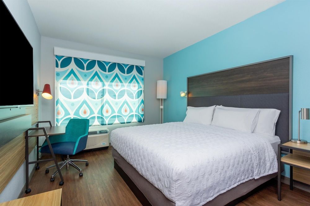 Room, 1 King Bed, Accessible (Hearing)