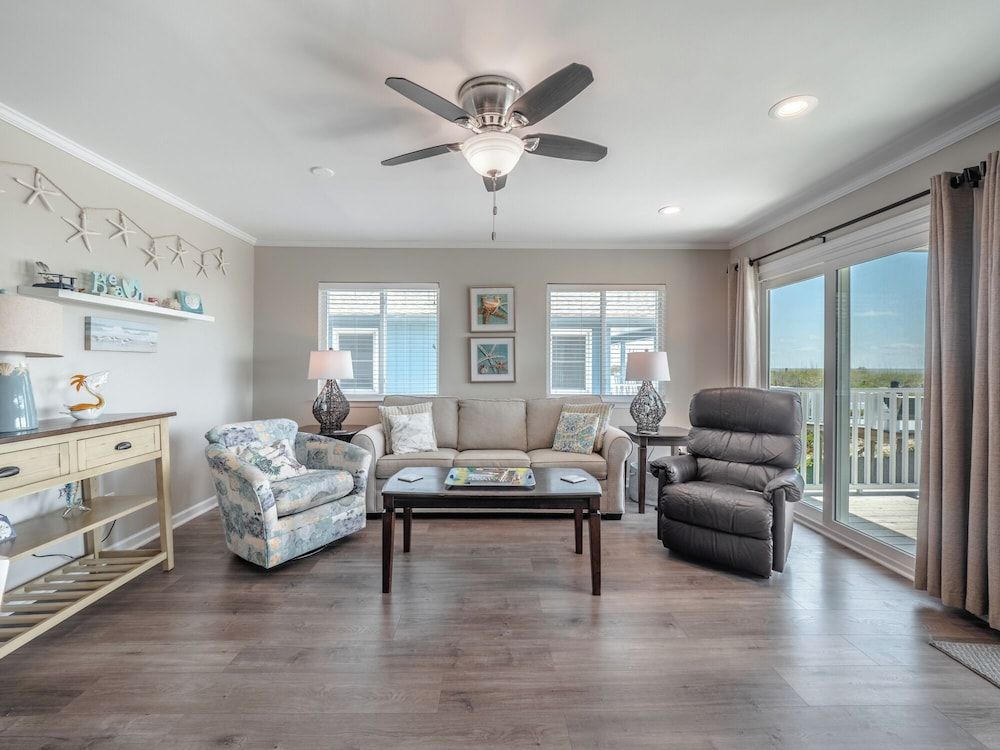 Condo (2 Bedrooms)