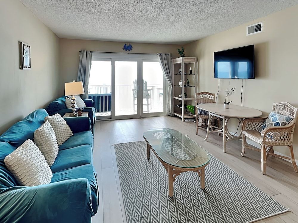 Condo (2 Bedrooms)