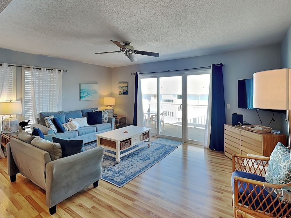 Condo (2 Bedrooms)