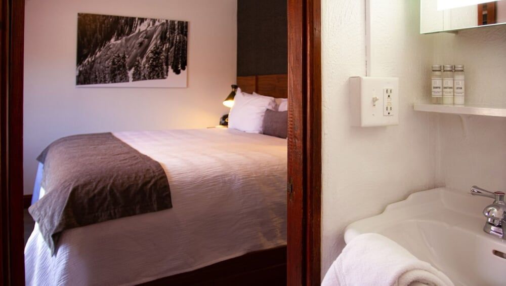 Hotel Bristol Classic Double Room 3