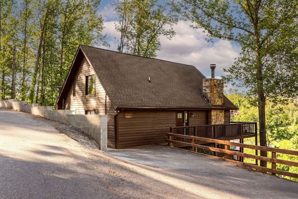Family Friendly Getaway I Hot Tub In Gatlinburg Apartment 24
