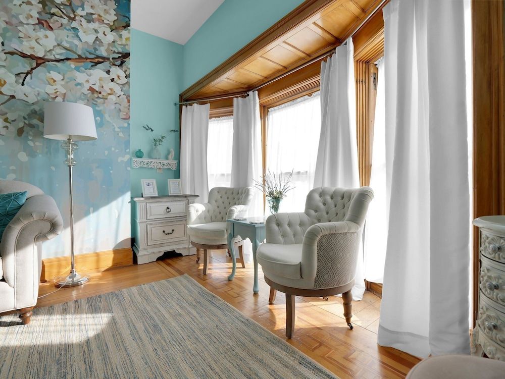 Old Library Inn Olean NY Deluxe Suite, Park View 9