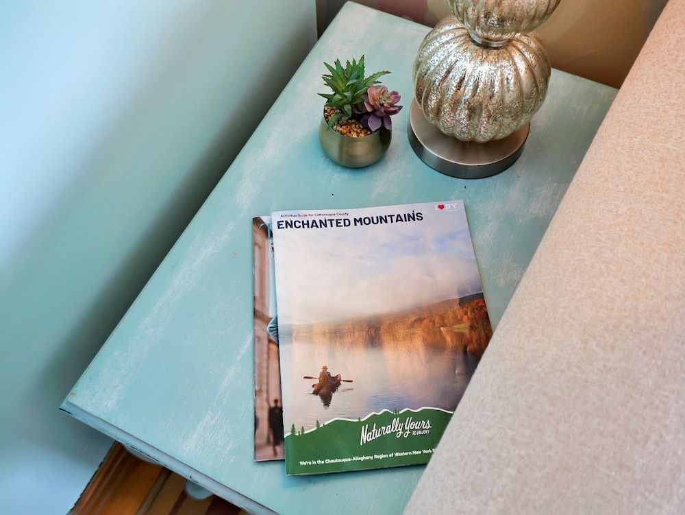 Old Library Inn Olean NY Deluxe Suite, Park View 13