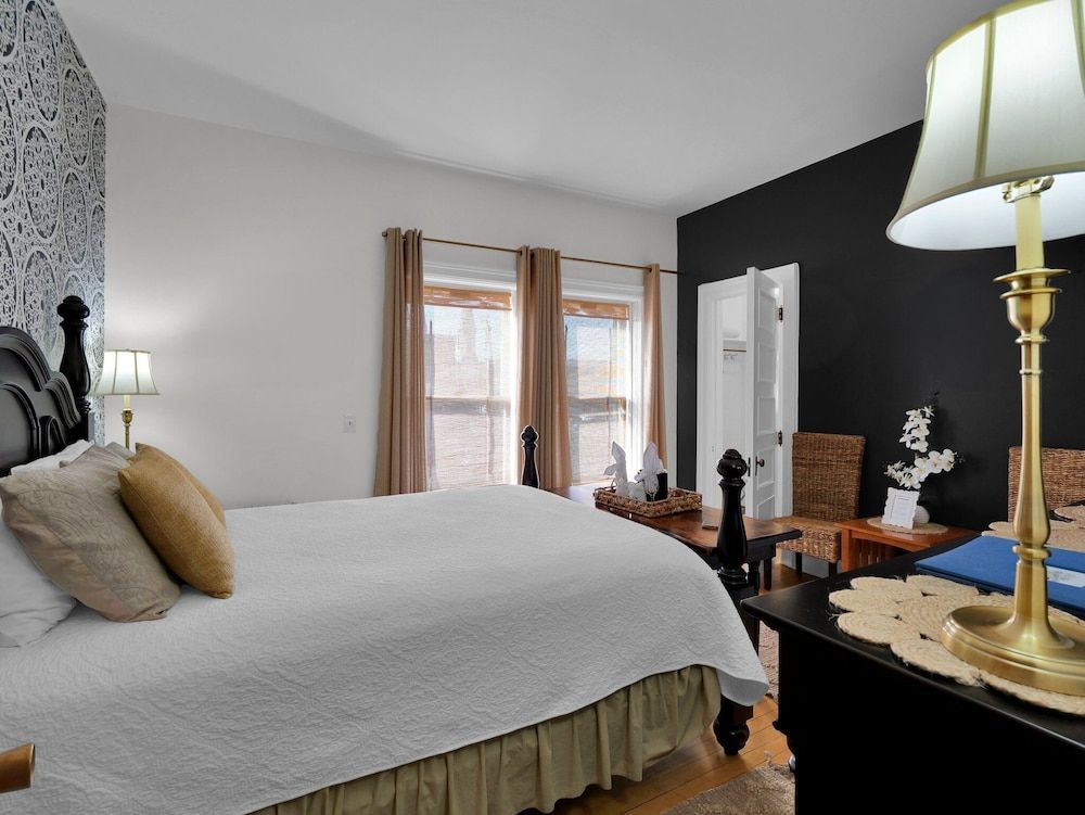 Old Library Inn Olean NY Signature Double Room, Park View 7