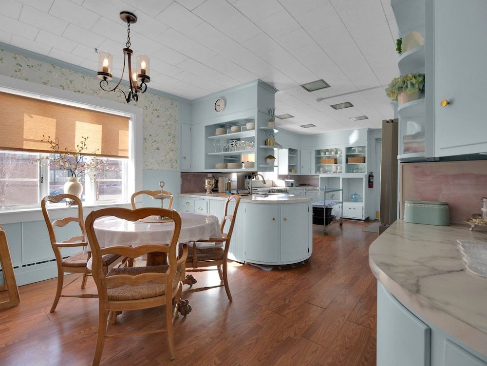 Old Library Inn Olean NY Signature Double Room, Park View 12