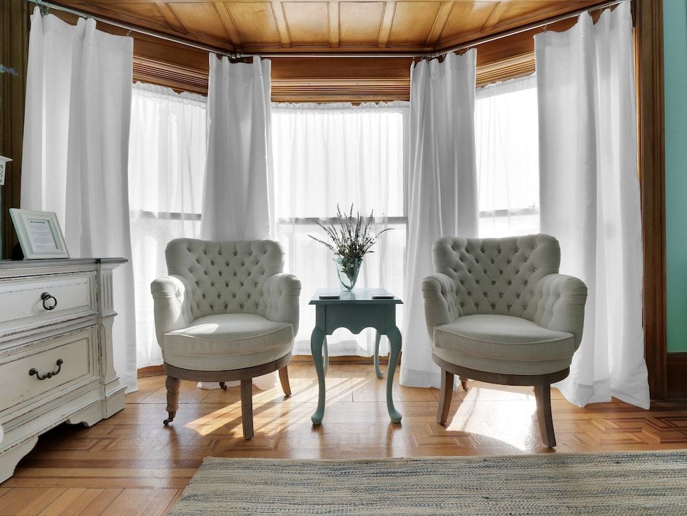 Old Library Inn Olean NY Deluxe Suite, Park View 2