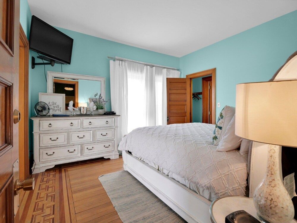 Old Library Inn Olean NY Deluxe Suite, Park View 18