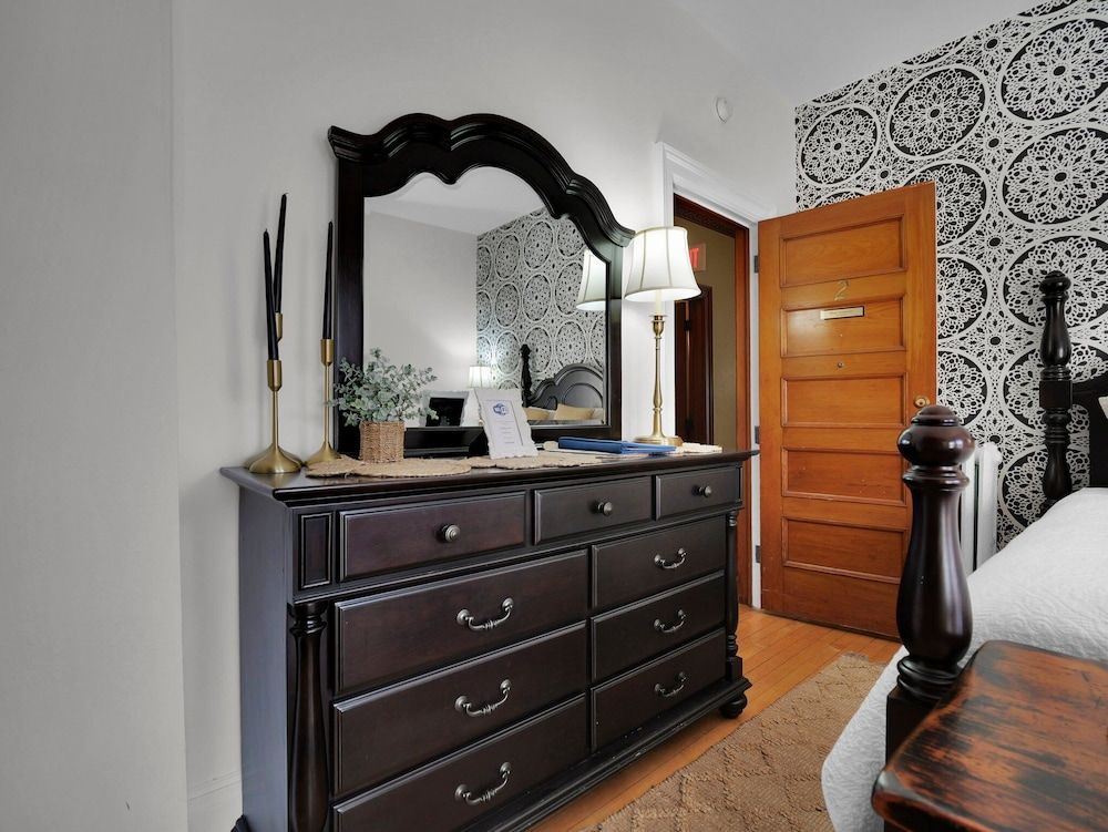 Old Library Inn Olean NY Signature Double Room, Park View 5