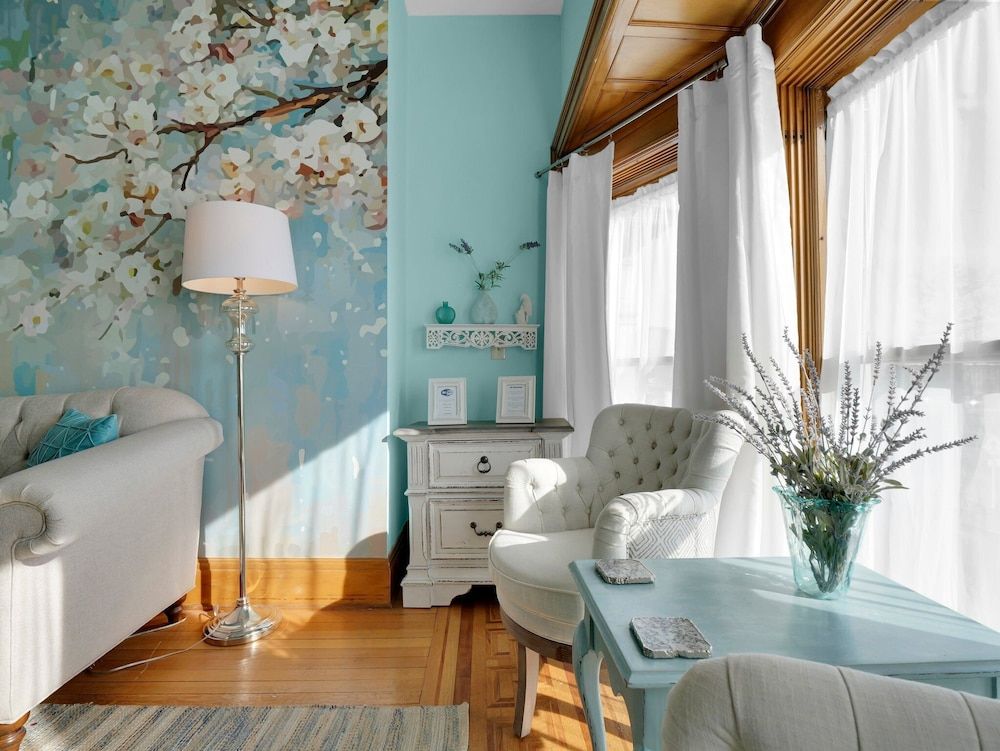 Old Library Inn Olean NY Deluxe Suite, Park View 16