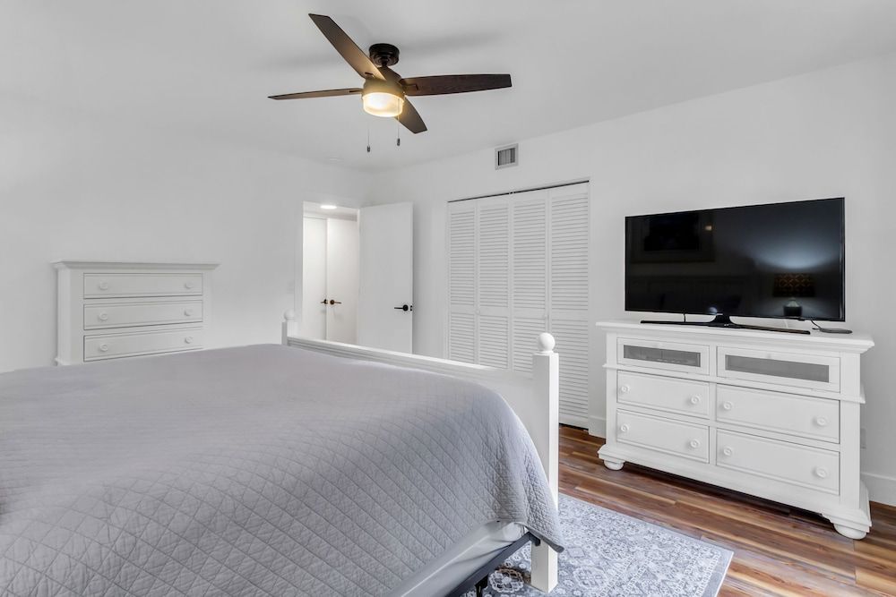 Villa, Multiple Beds, Balcony (1025 Caravel Court)