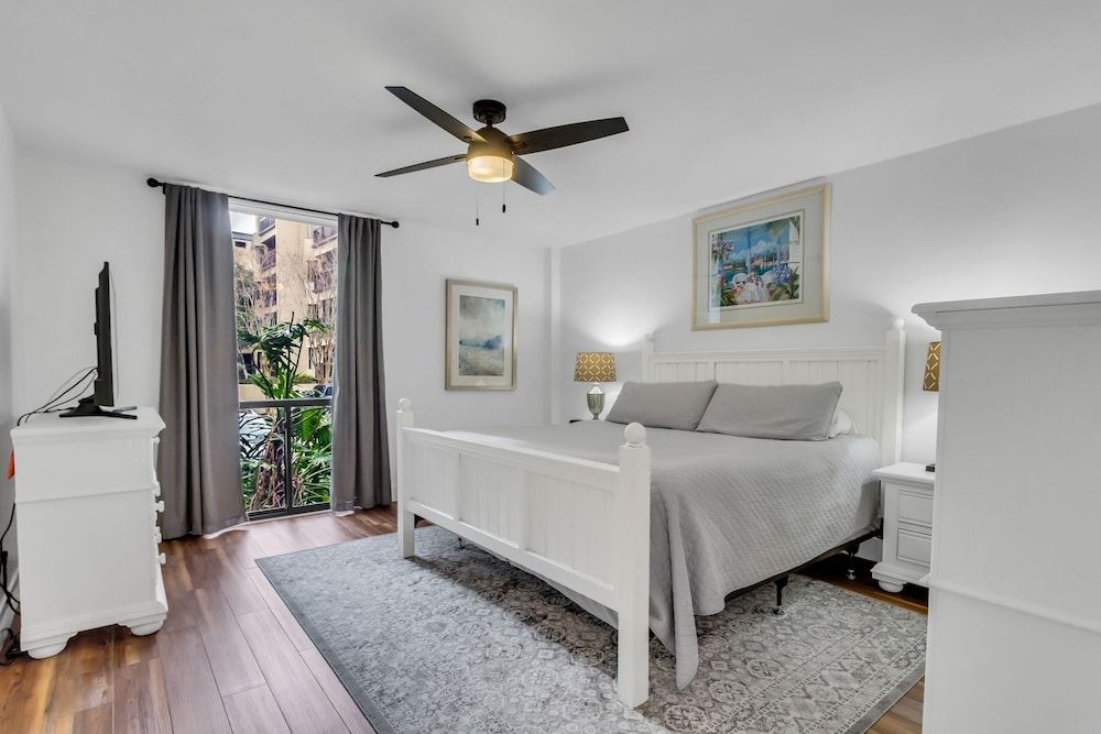 Villa, Multiple Beds, Balcony (1025 Caravel Court)