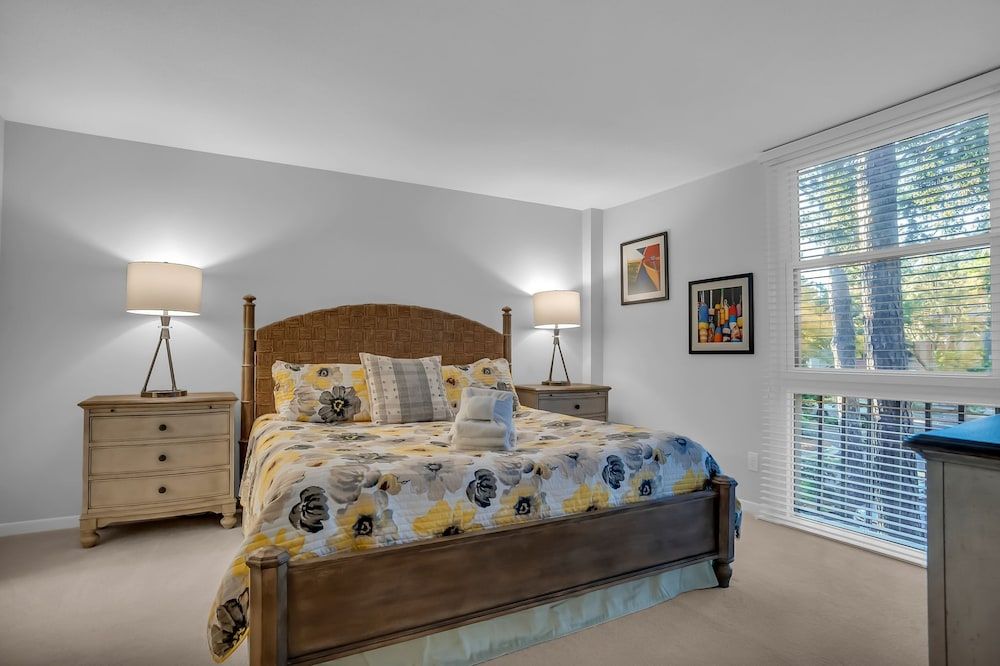 Villa, Multiple Beds, Kitchen (910 Cutter Court)