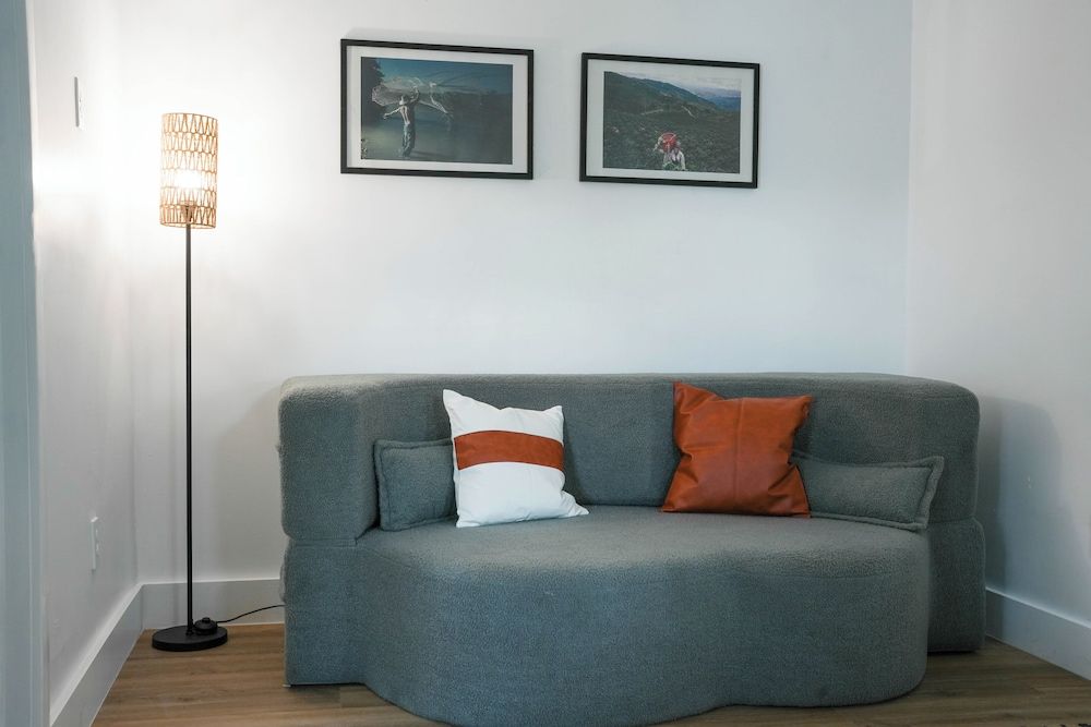 The Jaxon Family Apartment 5