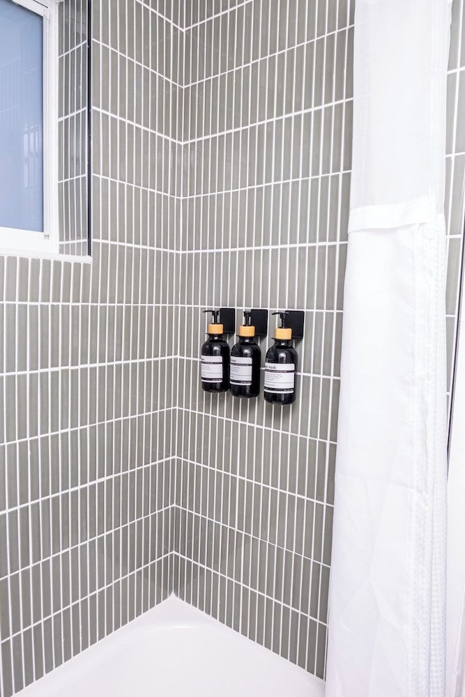 The Jaxon Signature Room 6