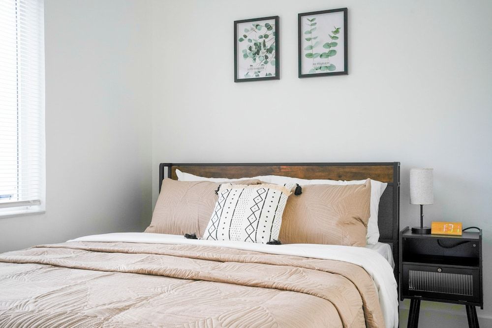 The Jaxon Family Apartment 8