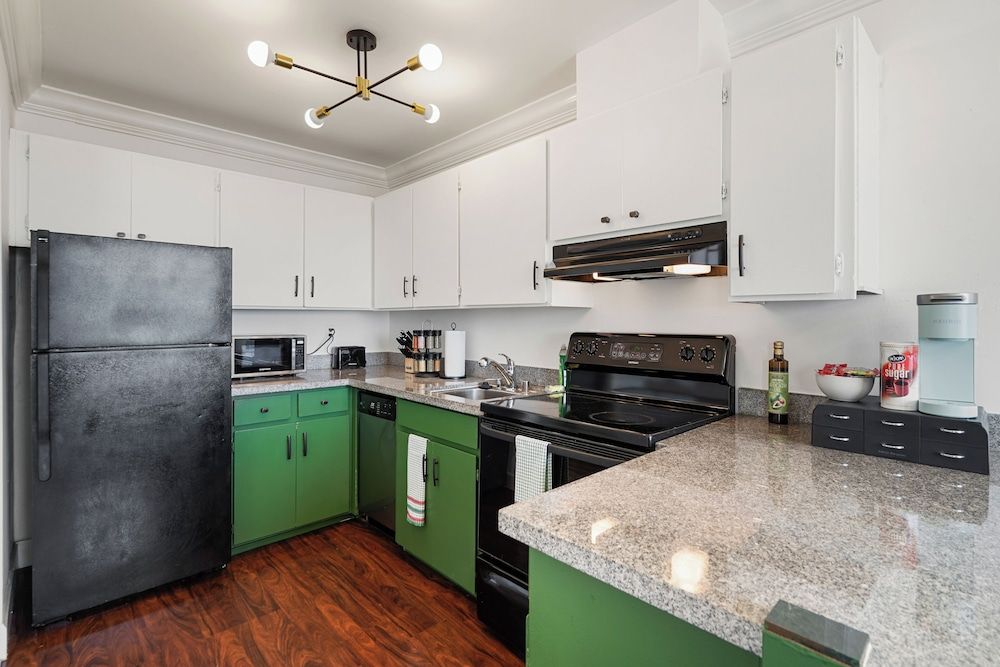 Stunning 2BR Ocean Mountain Sunset View Family Apartment, 2 Bedrooms, Balcony, Ocean View 11