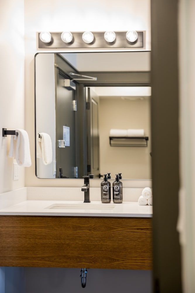 The Vic By Kasa King Room (Self Check-in) 16